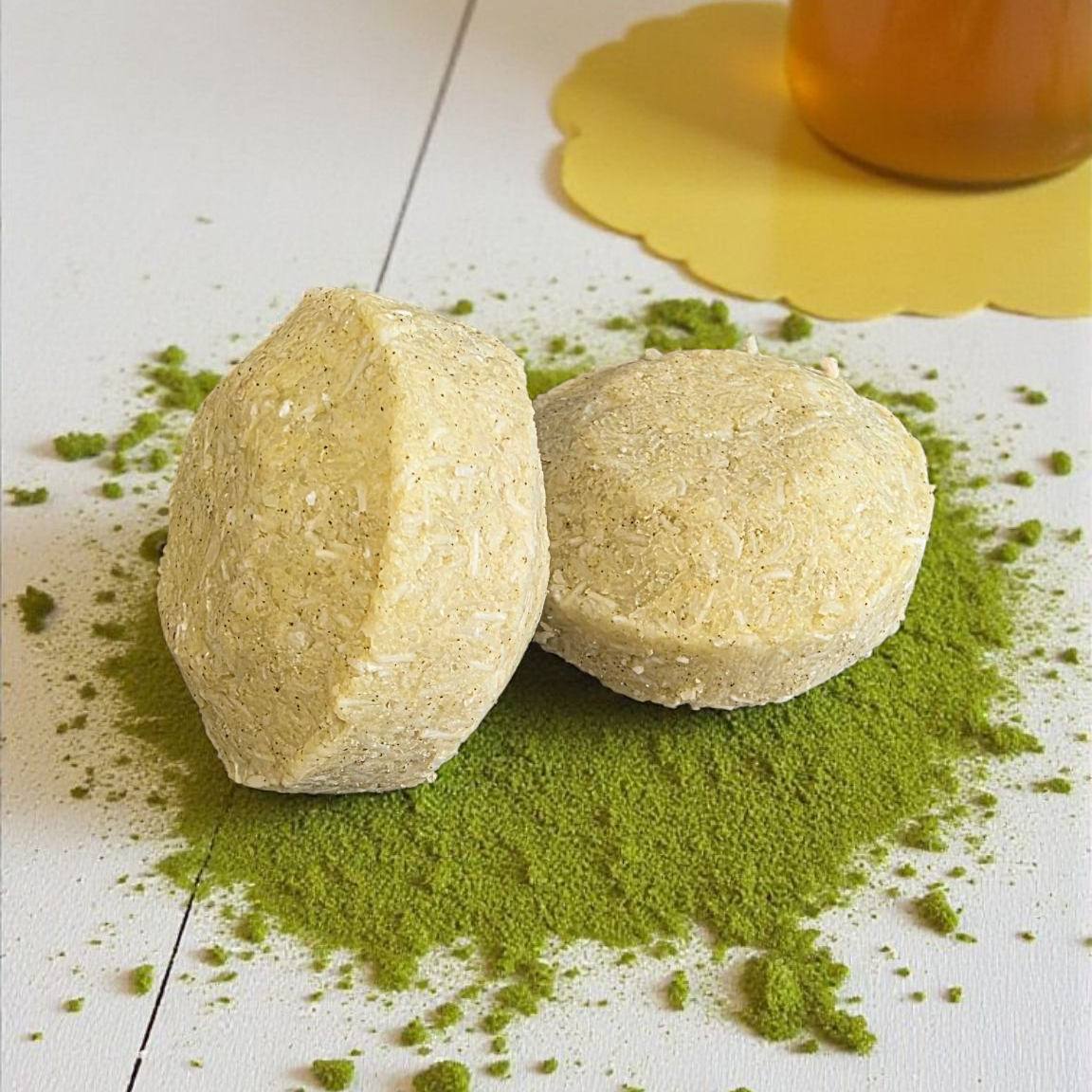 Anti Frizz Shampoo Bar with Neem Leaf & Manuka Honey for Dry & Damaged Hair