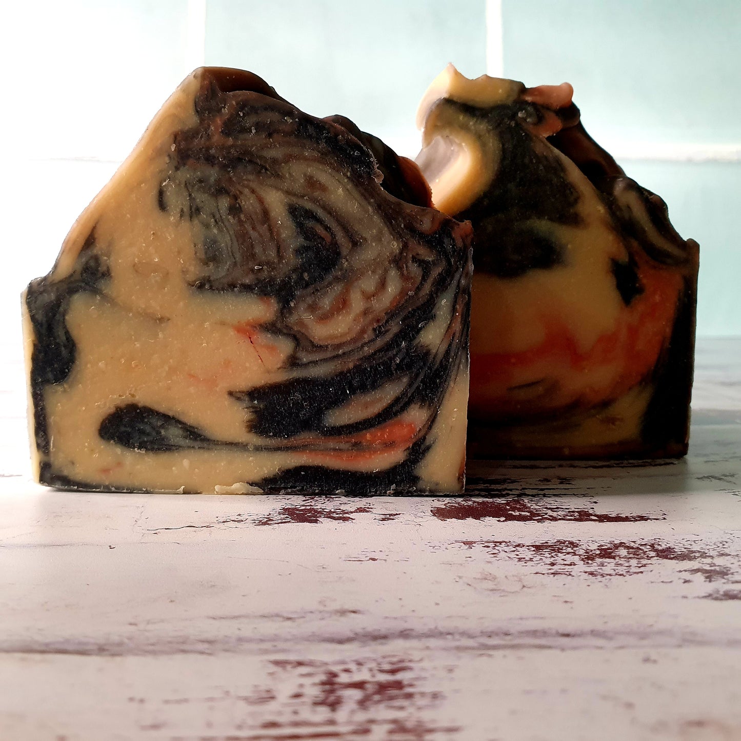 Clary Sage, Ylang Ylang, Patchouli, Sandalwood & cedarwood with Organic Goats Milk