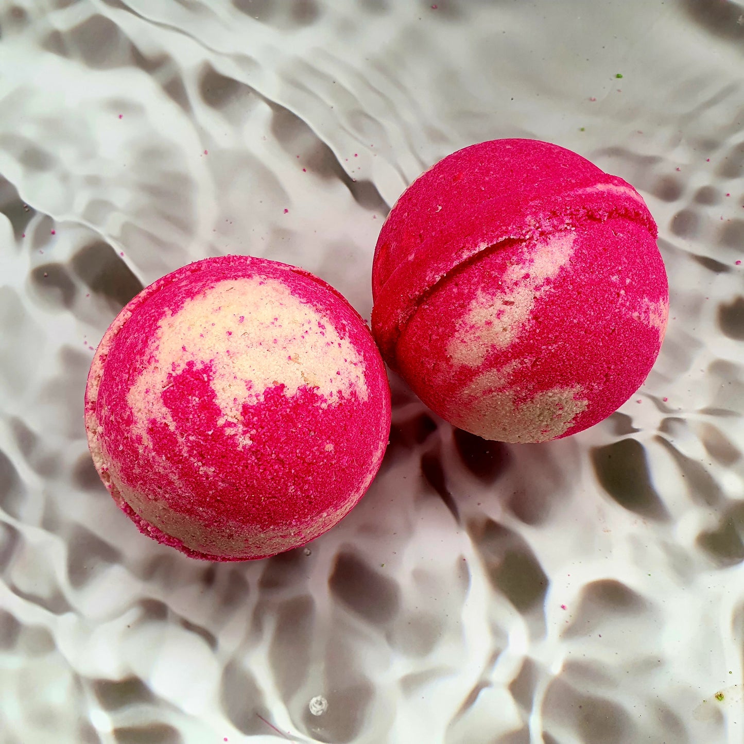 Strawberry & Champagne Magnesium Bath Bomb