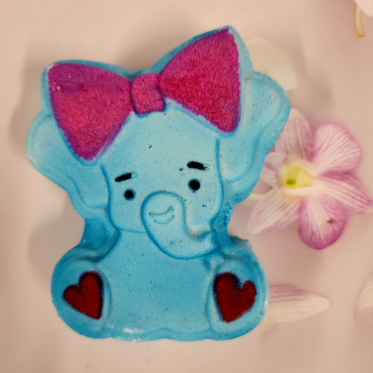 Baby Elephant foaming bath bomb