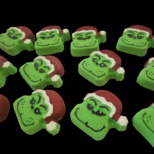 Grinch milk foaming bath bomb
