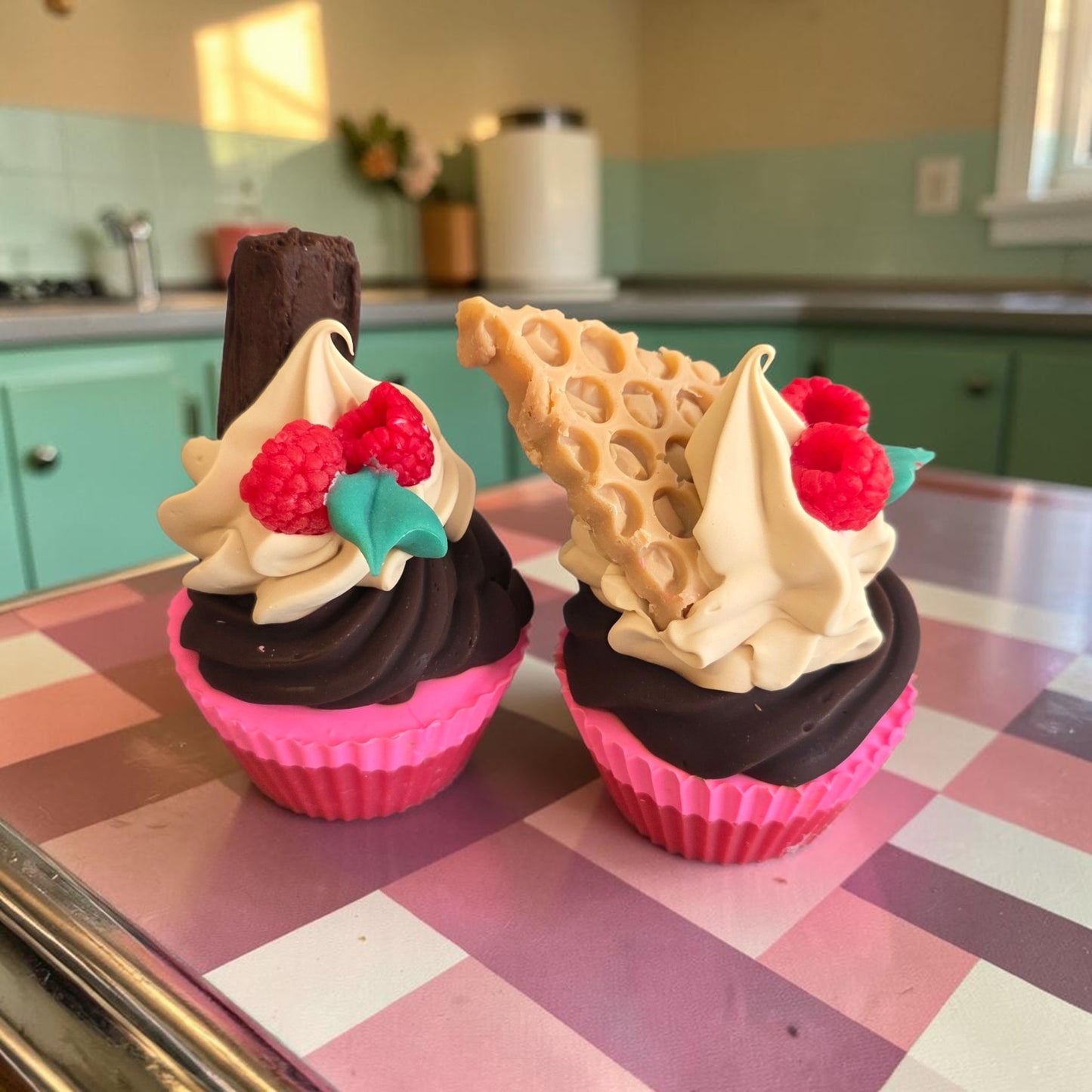 Raspberry & Chocolate cup cake