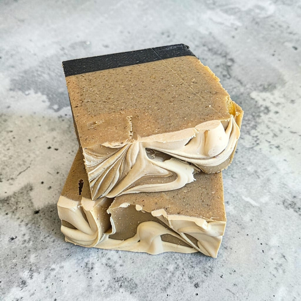 Australian Lemon Myrtle with Dead Sea mineral mud & Charcoal