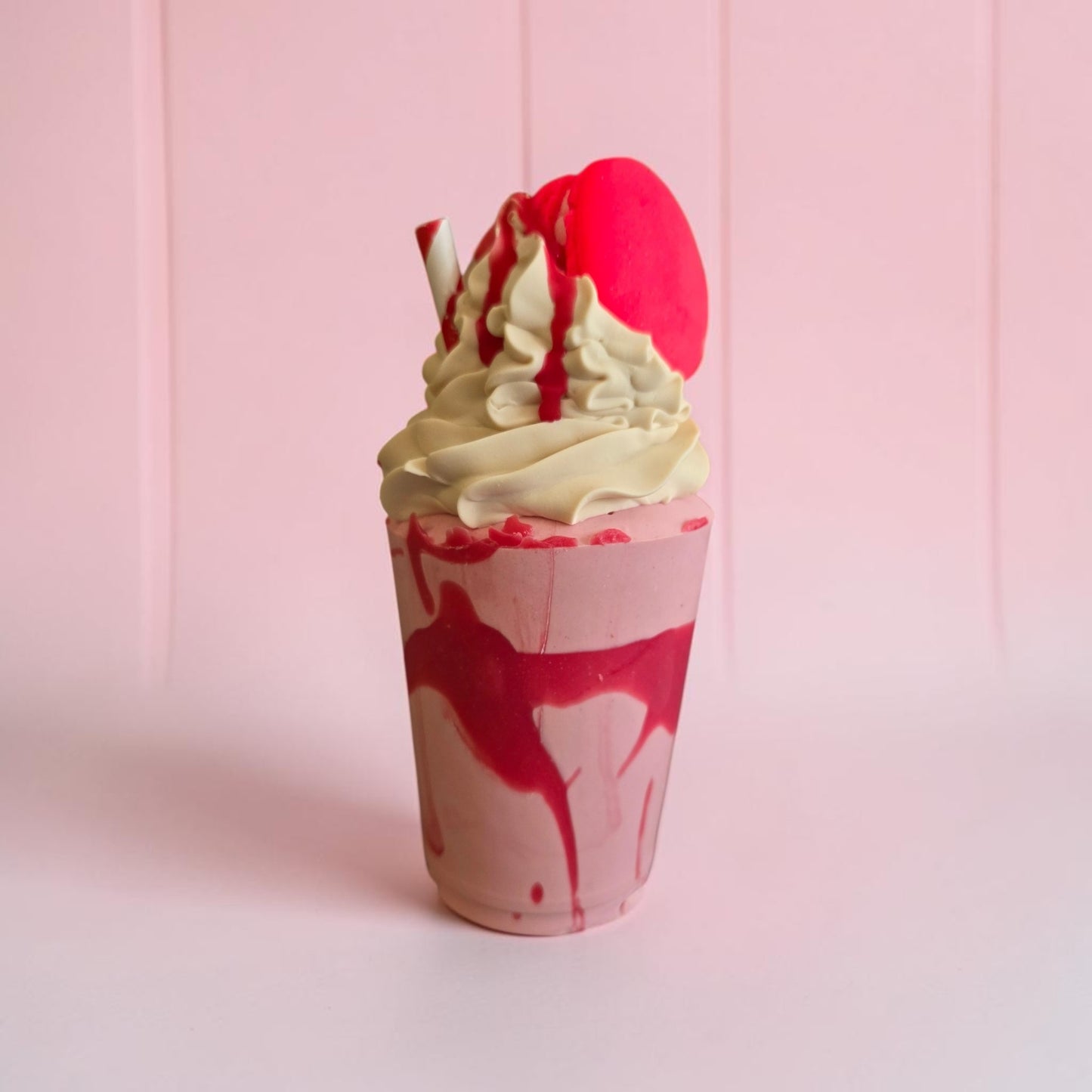 Strawberry macaroon Milkshake