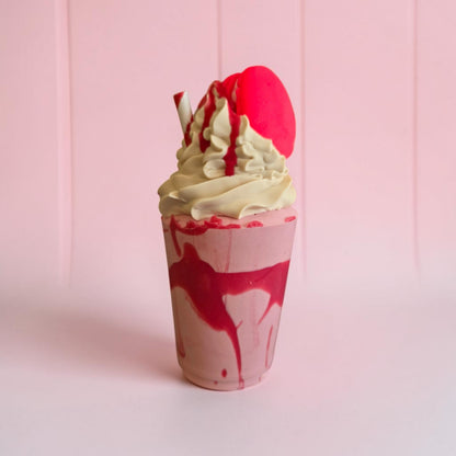 Strawberry macaroon Milkshake