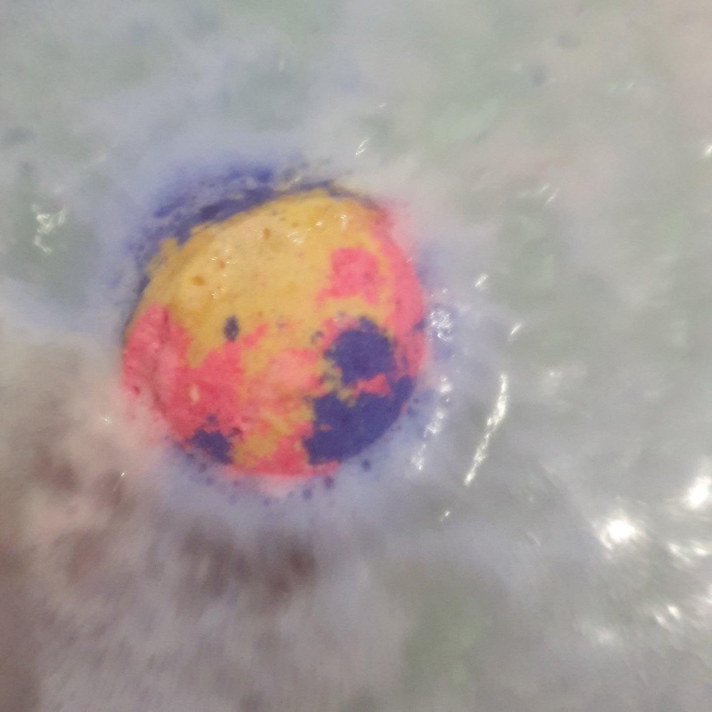 Blackberry & Vanilla Magnesium Bath Bomb